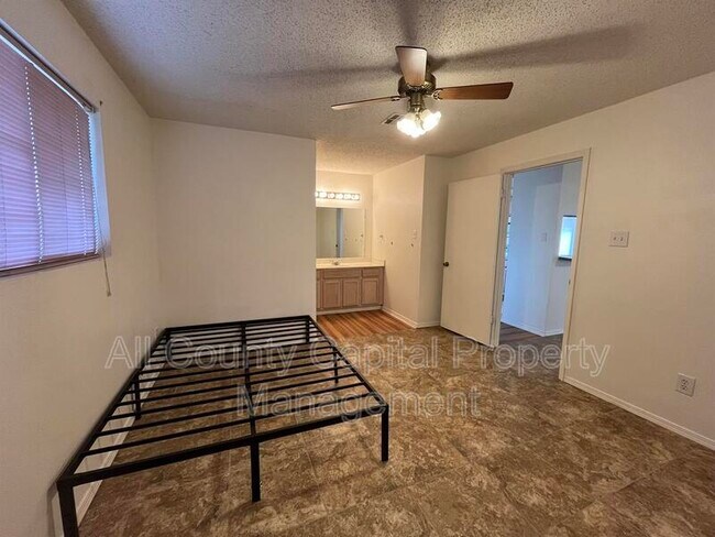 Building Photo - 158 Stockmen Ln