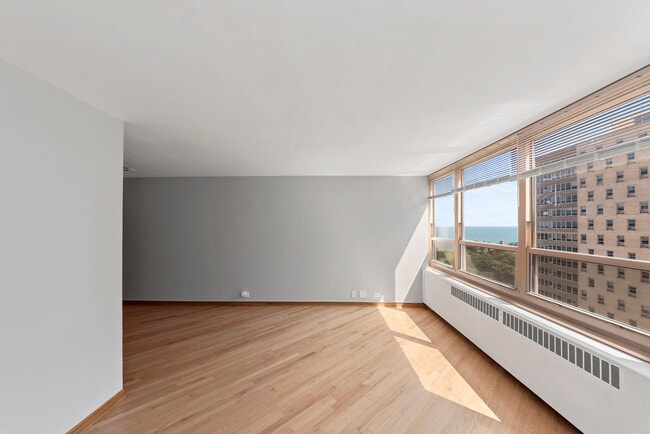 Building Photo - 3950 N Lake Shore Dr
