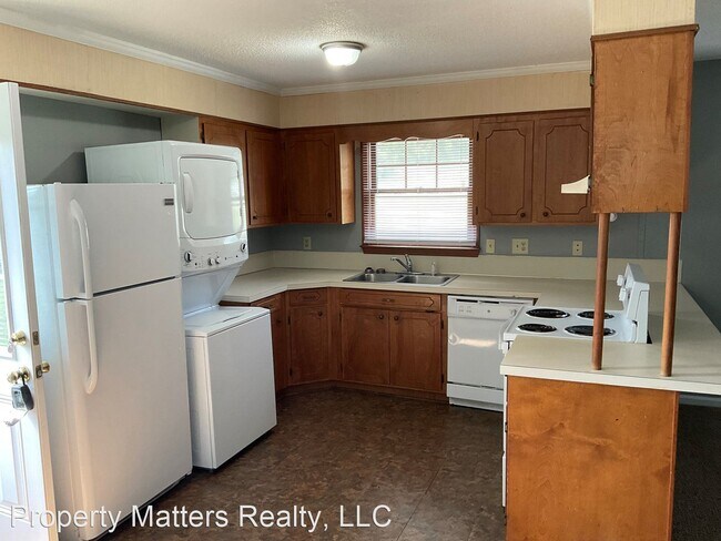 Building Photo - 2 br, 1 bath House - 321 Robinson Road