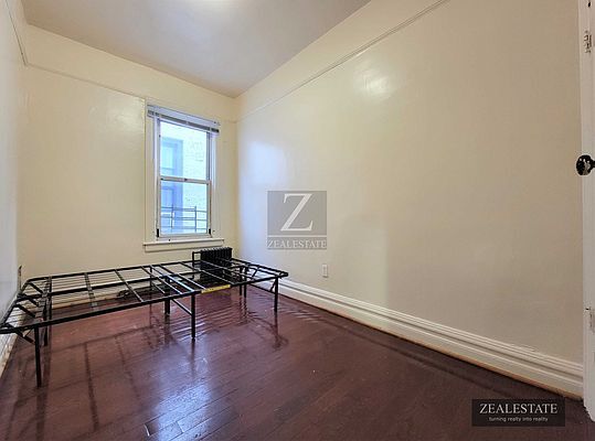 Building Photo - 908 Avenue C