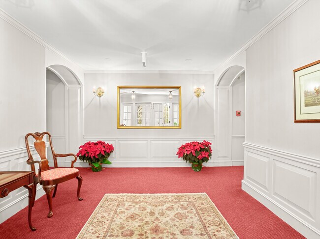 Lobby - 140 Field Point Rd