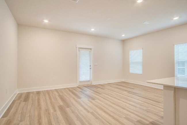 Foto del edificio - New construction townhome in NE Pensacola!