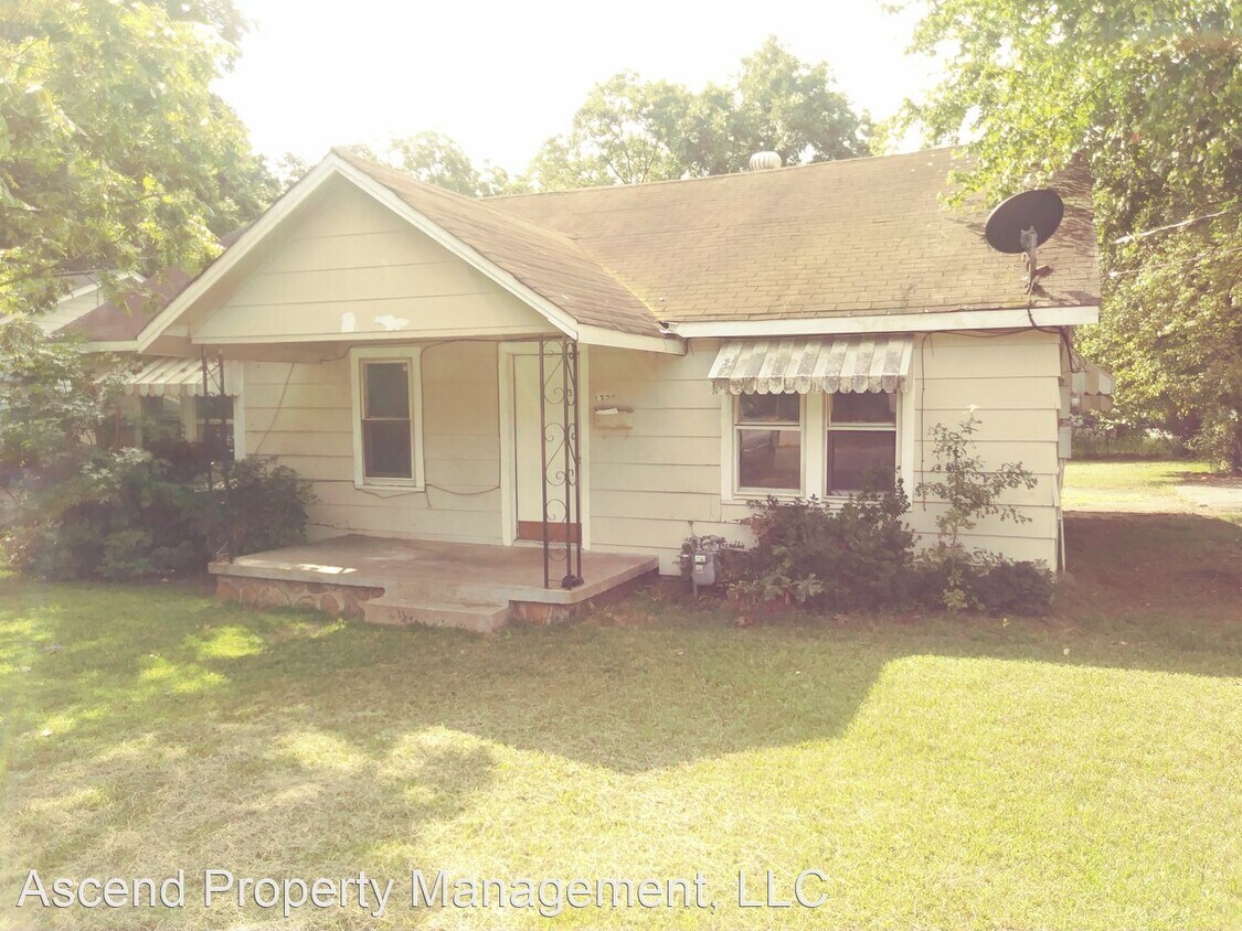 Primary Photo - 3 br, 1 bath House - 1322 w 21st