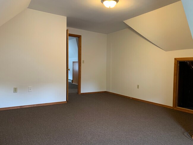 Building Photo - 46 Newhall St