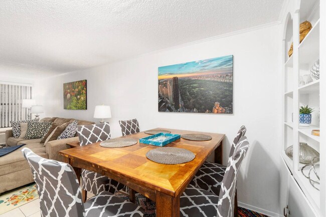 Foto del edificio - 2490 SW 14th Dr