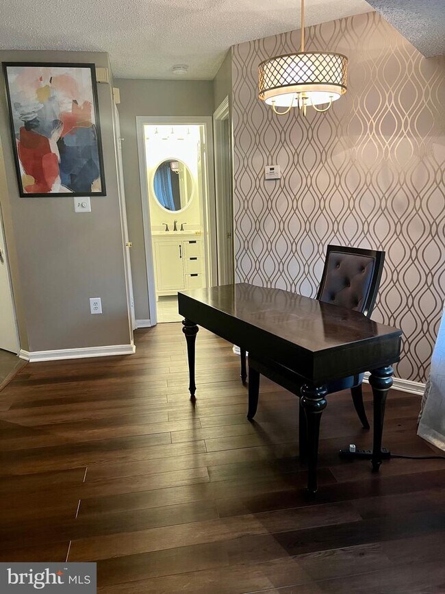 Foto del edificio - 14109A Lauren Ln
