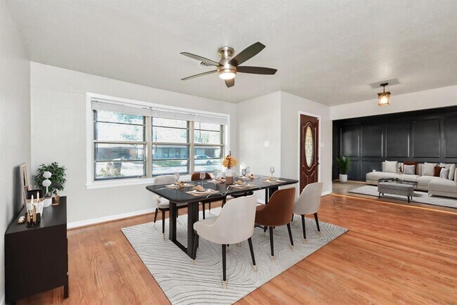 Building Photo - 4314 Viking Dr