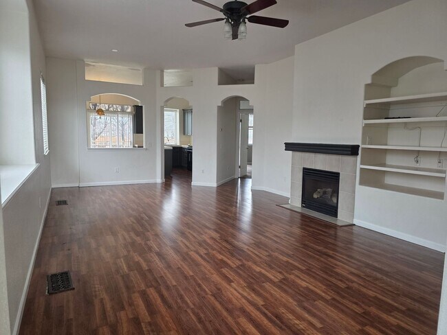 Building Photo - Rare 4 bedroom just moments from RED HAWK