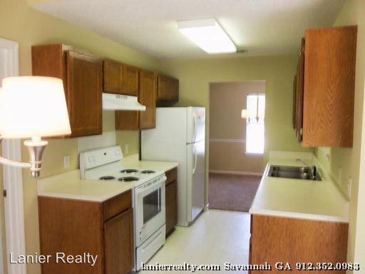 Building Photo - 111 Finn Cir