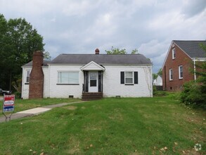 Building Photo - 602 Floral Ave