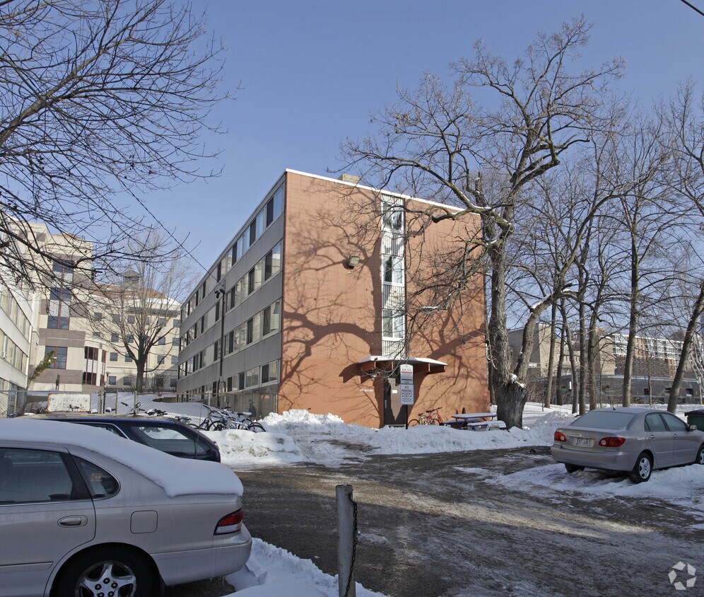 Building Photo - Zoe Bayliss House