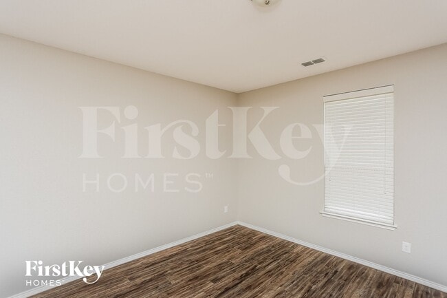 Building Photo - 4252 Glen Abbey Dr