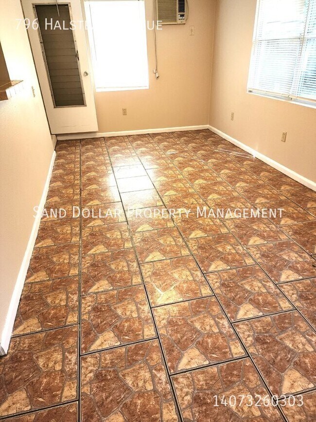 Foto del edificio - Charming Home with Convenient Location and...
