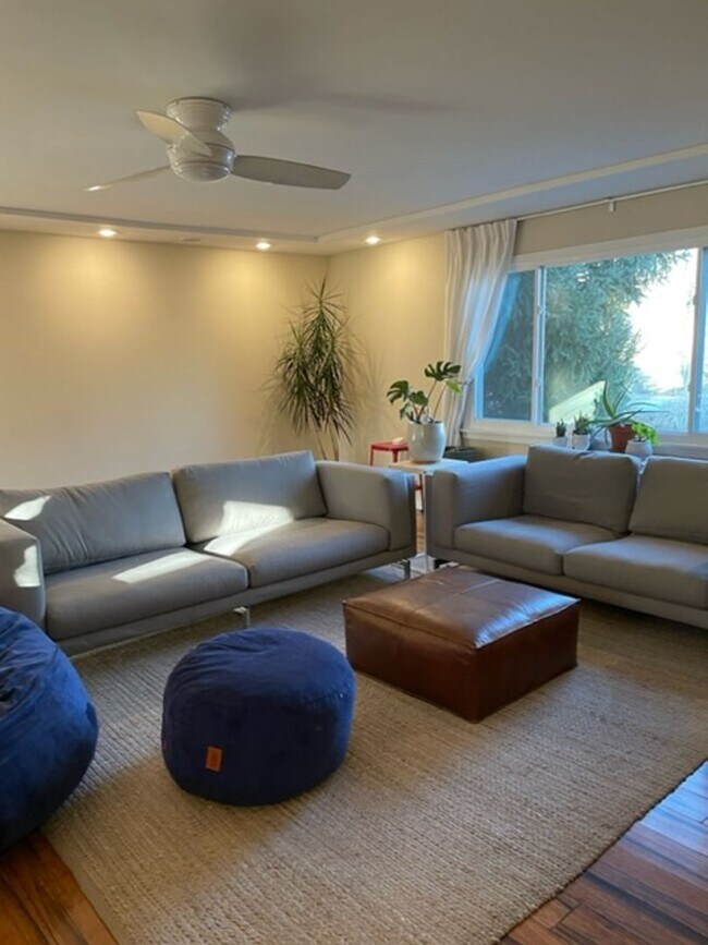 Foto del edificio - 4 bed/3bath-University Elementary School/I...