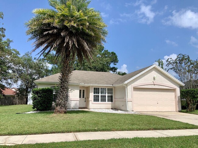 Building Photo - Private and Quaint Middleburg Home!