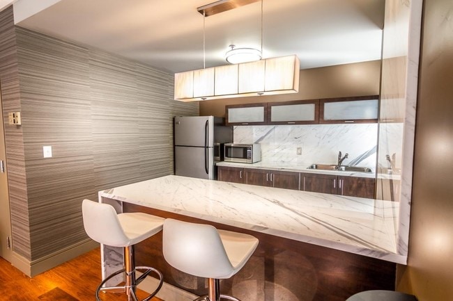 Interior Photo - Uptown Towers I & II