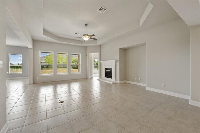 Building Photo - 268 Jacksdaw Dr