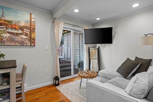 Building Photo - 7 Burrill Pl