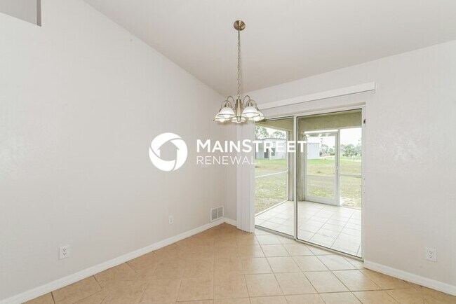 Foto del edificio - 4 Bedroom Pet-Friendly Home in Cape Coral, FL with Main Street Renewal