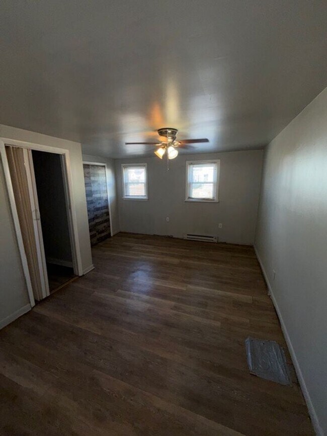 Foto del edificio - 313 E Franklin St