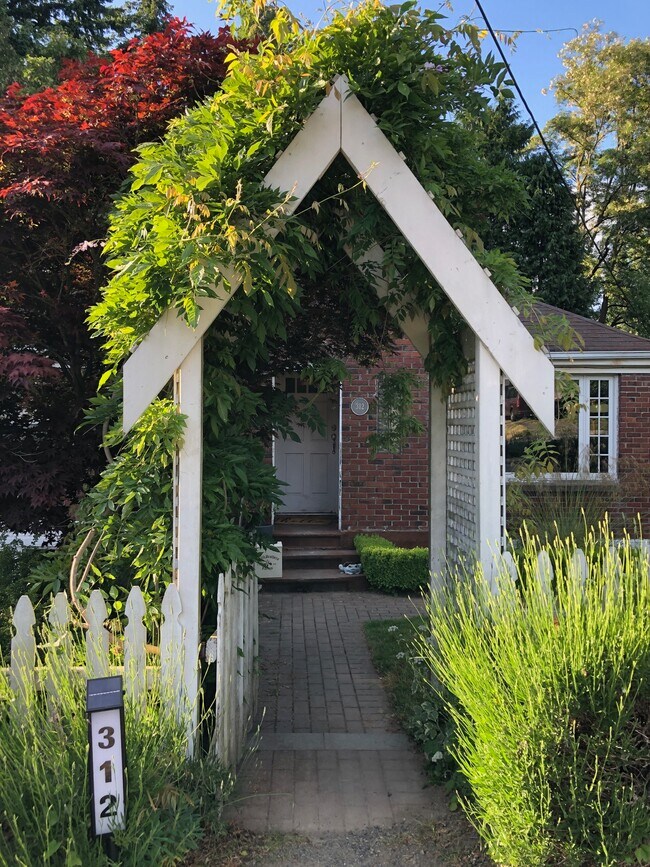 Front of house - 312 NE 95th St