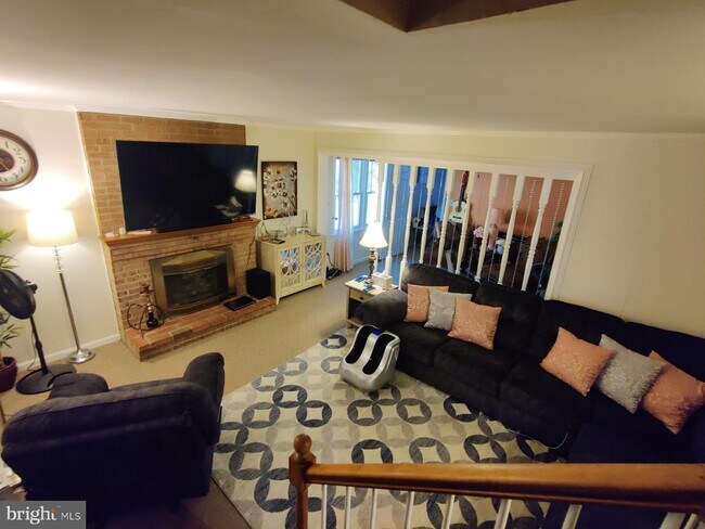 Building Photo - 3 Mountain Laurel Ct