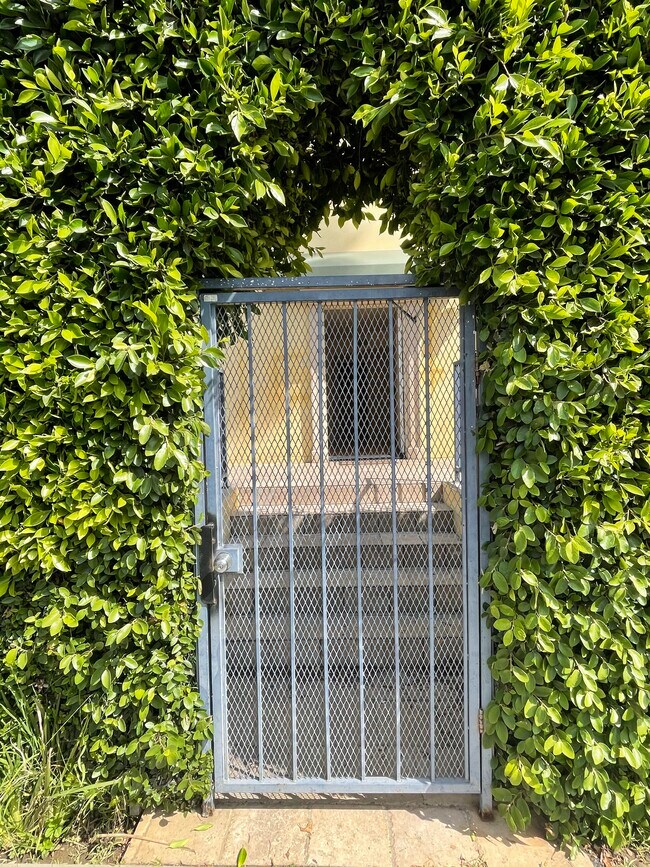 Gated entrance/ Private - 11730 Mayfield Ave