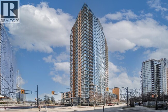 Building Photo - 33-2733 Smithe St