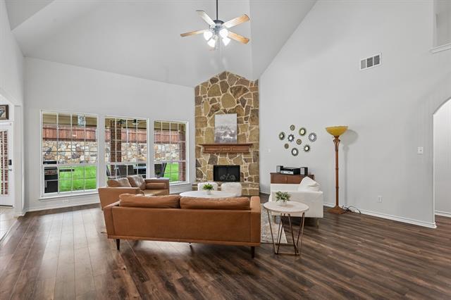 Building Photo - 800 Texana Dr