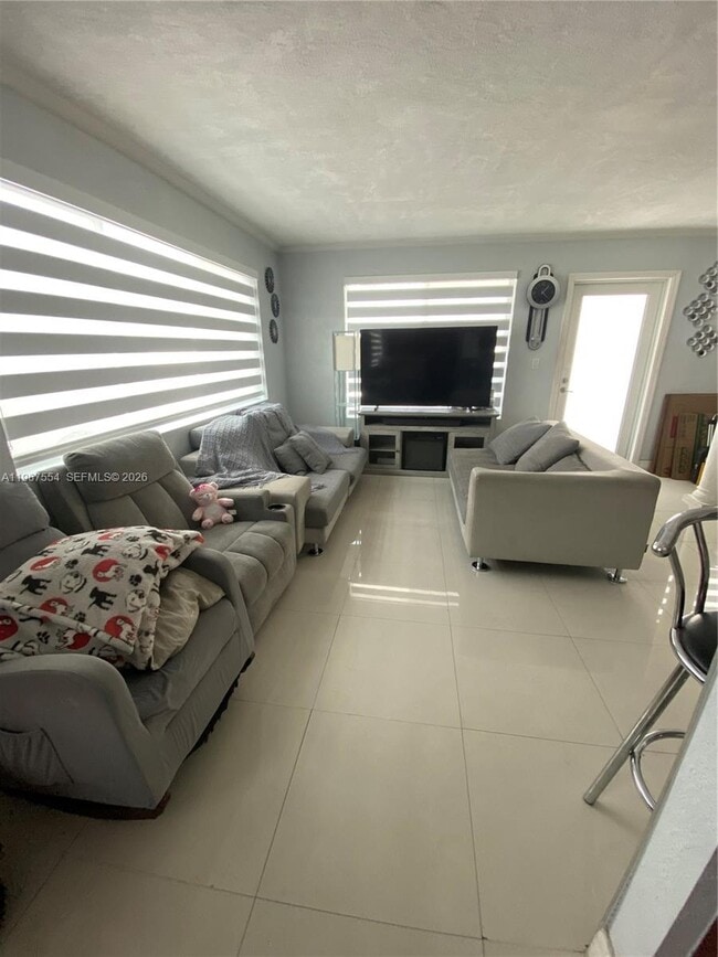 Building Photo - 398 E 56th St