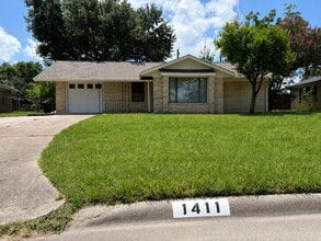 Building Photo - 1411 Ansbury Dr