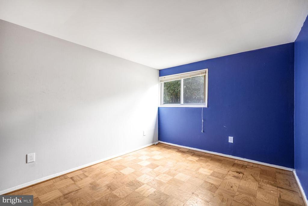 Foto del edificio - 7316 Donnell Pl