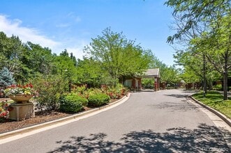 Building Photo - 11 Sommerset Cir