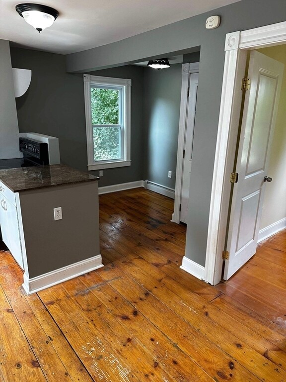 Building Photo - 291 Main St