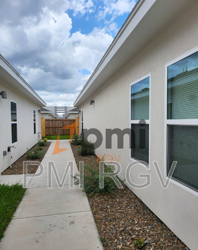 Foto del edificio - 3101 W Kenwood St