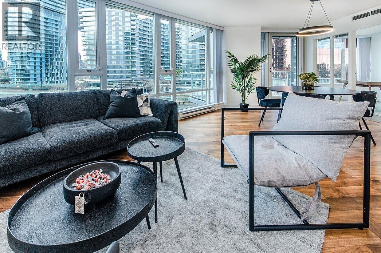 Primary Photo - 918 Cooperage Way