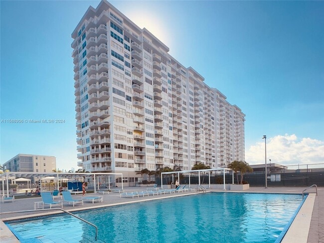 Building Photo - 18041 Biscayne Blvd