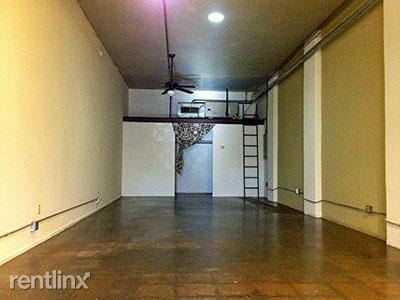Building Photo - 1707 S Ervay St