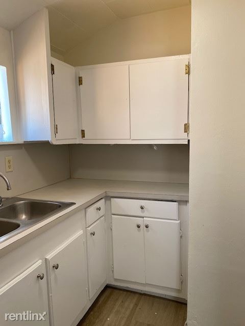 Foto principal - 1 br, 1 bath House - 6626 Chanslor Ave