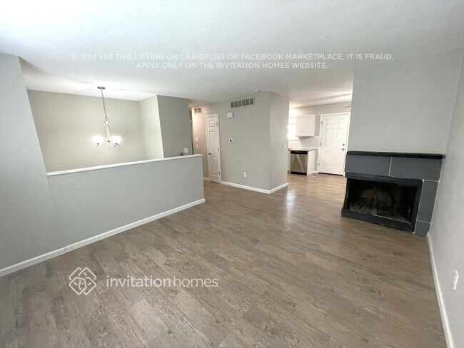 Building Photo - 14560 E Tufts Ave