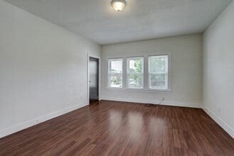 Building Photo - 3002 Isabella St