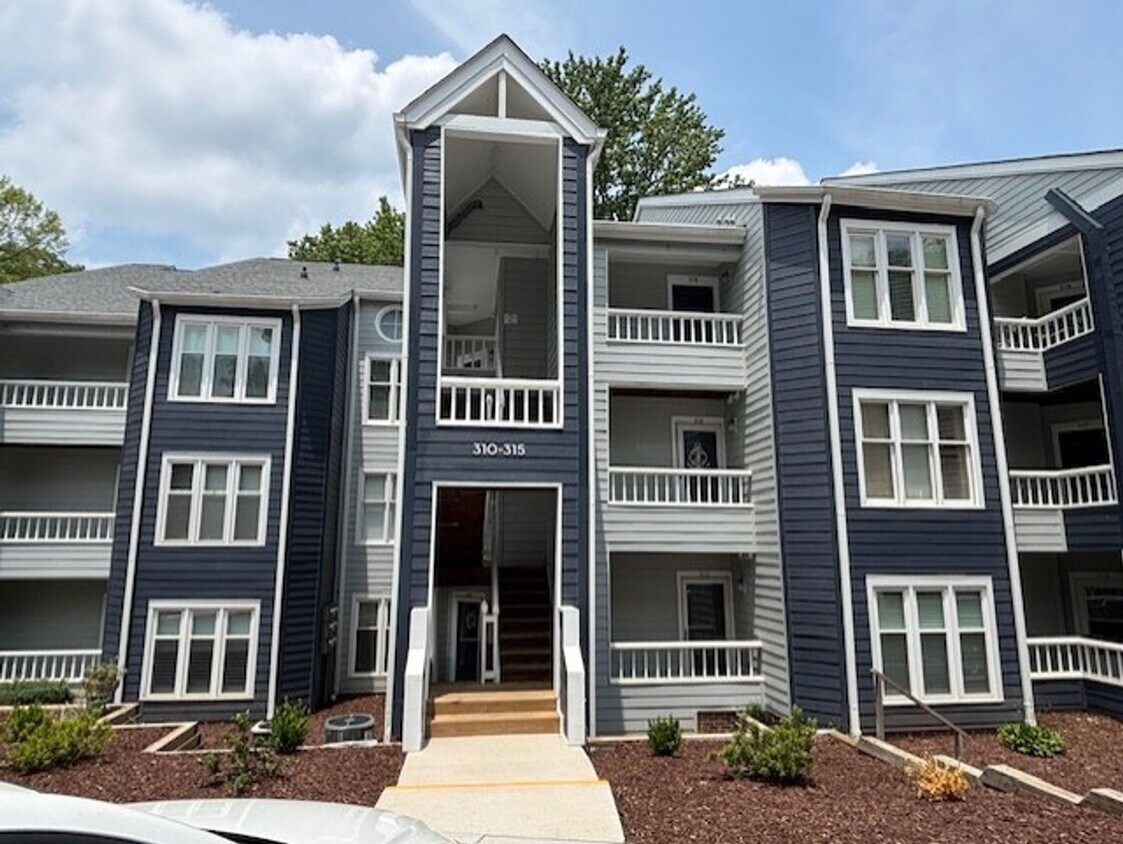 Primary Photo - Waterfront - 2 Bed/ 2 Bath Condo - Conveni...