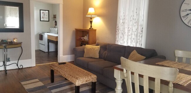 Foto del edificio - 107 Stanhope Ct