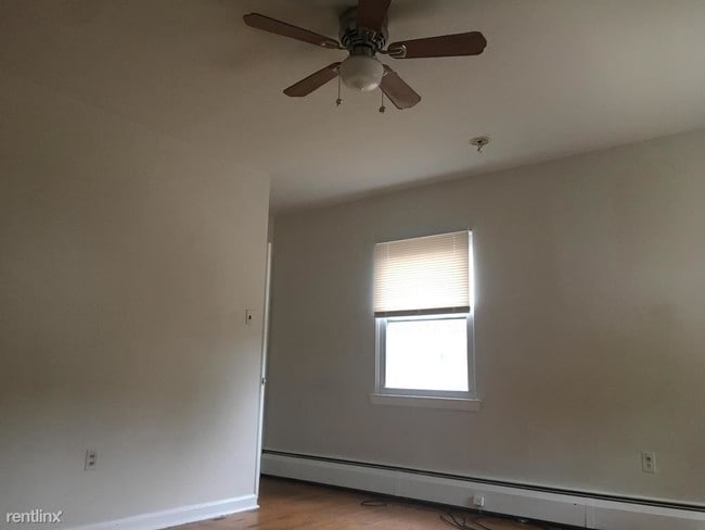 Foto del edificio - 2909 Garrett Rd