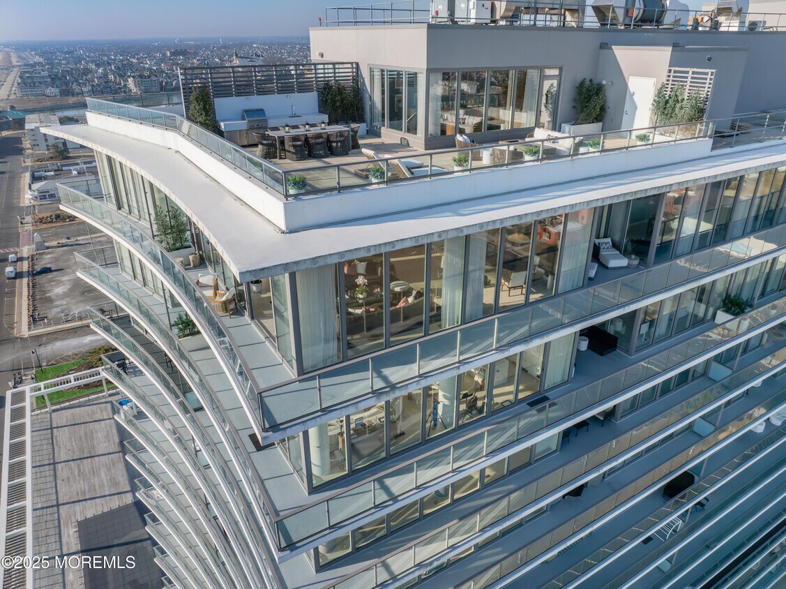 Foto principal - 1101 Ocean Ave N