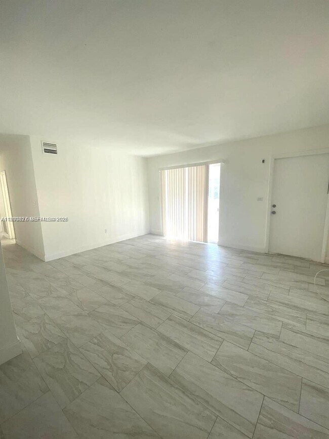 Foto del edificio - 1511 NE 42nd St