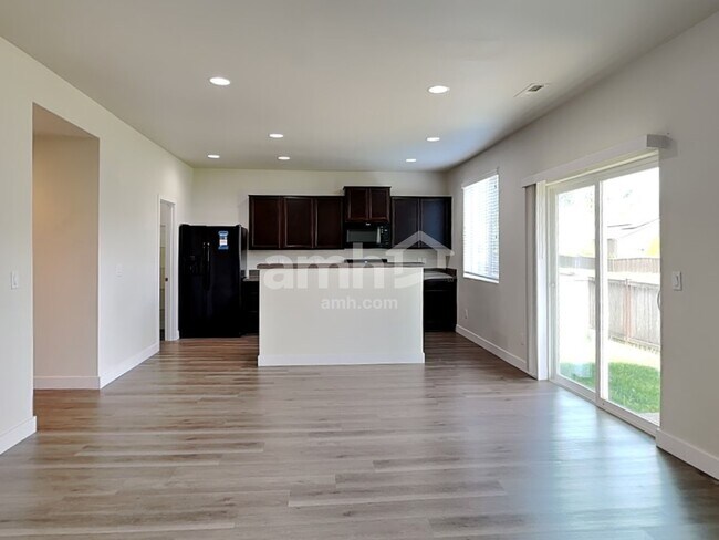 Foto del edificio - 348 Lolo Trail Ave