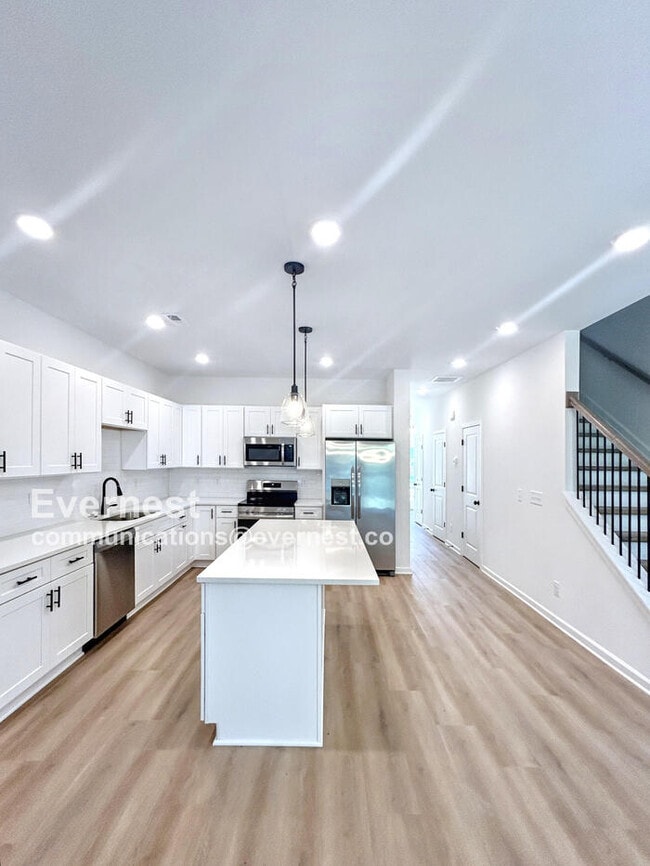 Building Photo - 630 Austin Dr