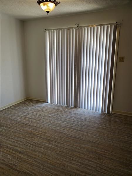 Foto del edificio - 1100 Woodland W Dr