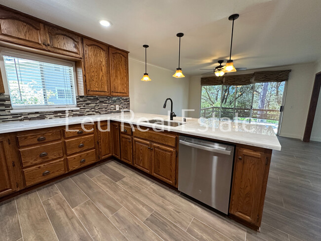 Building Photo - 2716 King Richard Dr